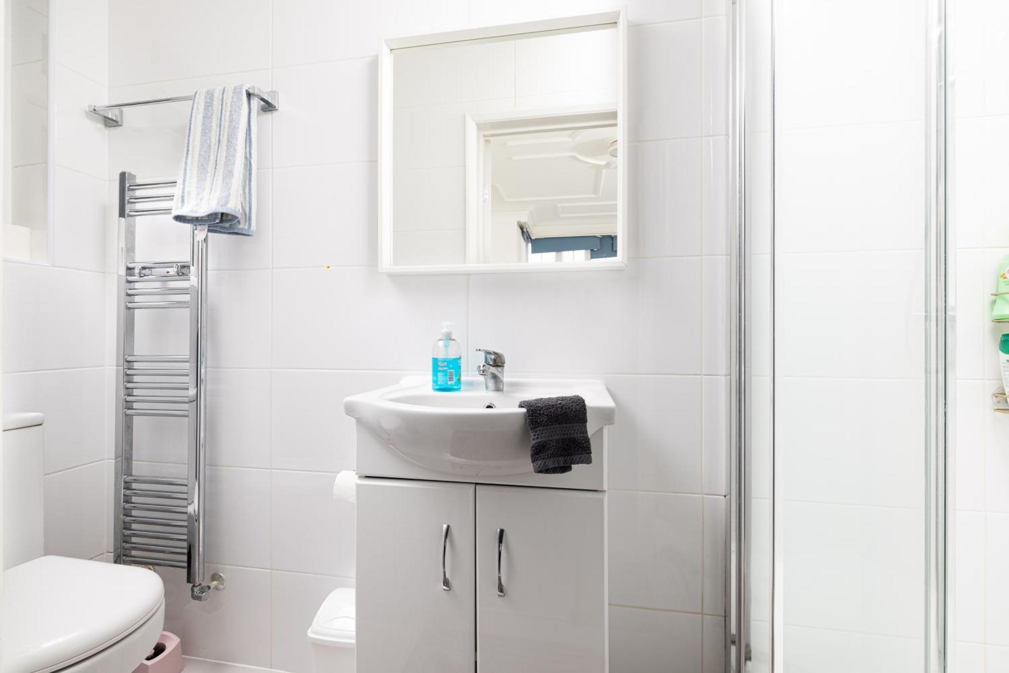 Bright Studio On Golders Green Road Λονδίνο Εξωτερικό φωτογραφία