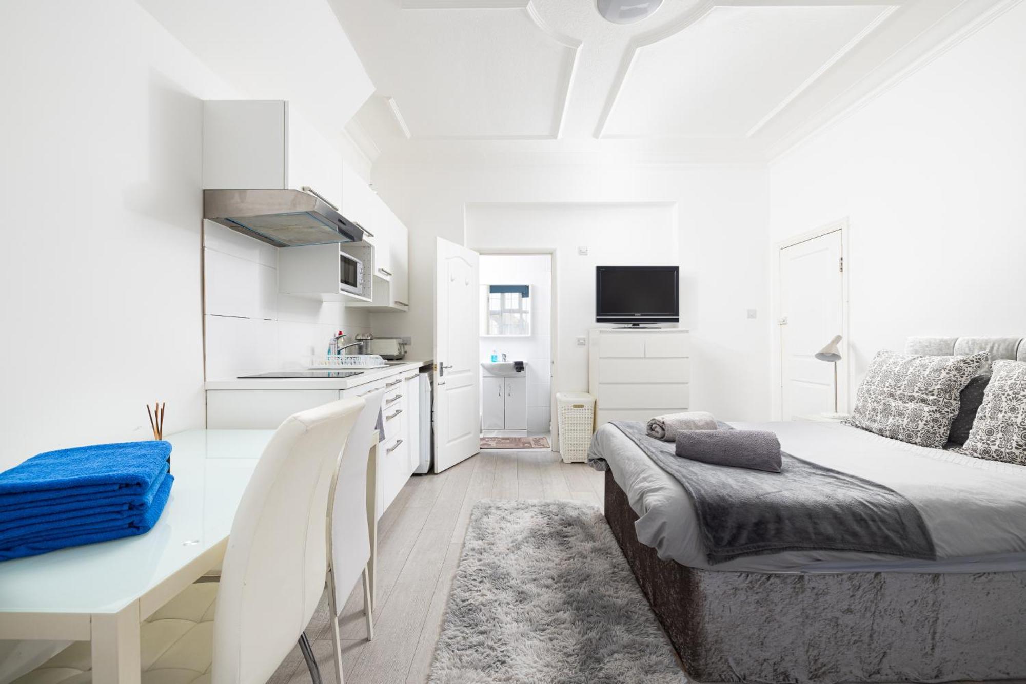 Bright Studio On Golders Green Road Λονδίνο Εξωτερικό φωτογραφία