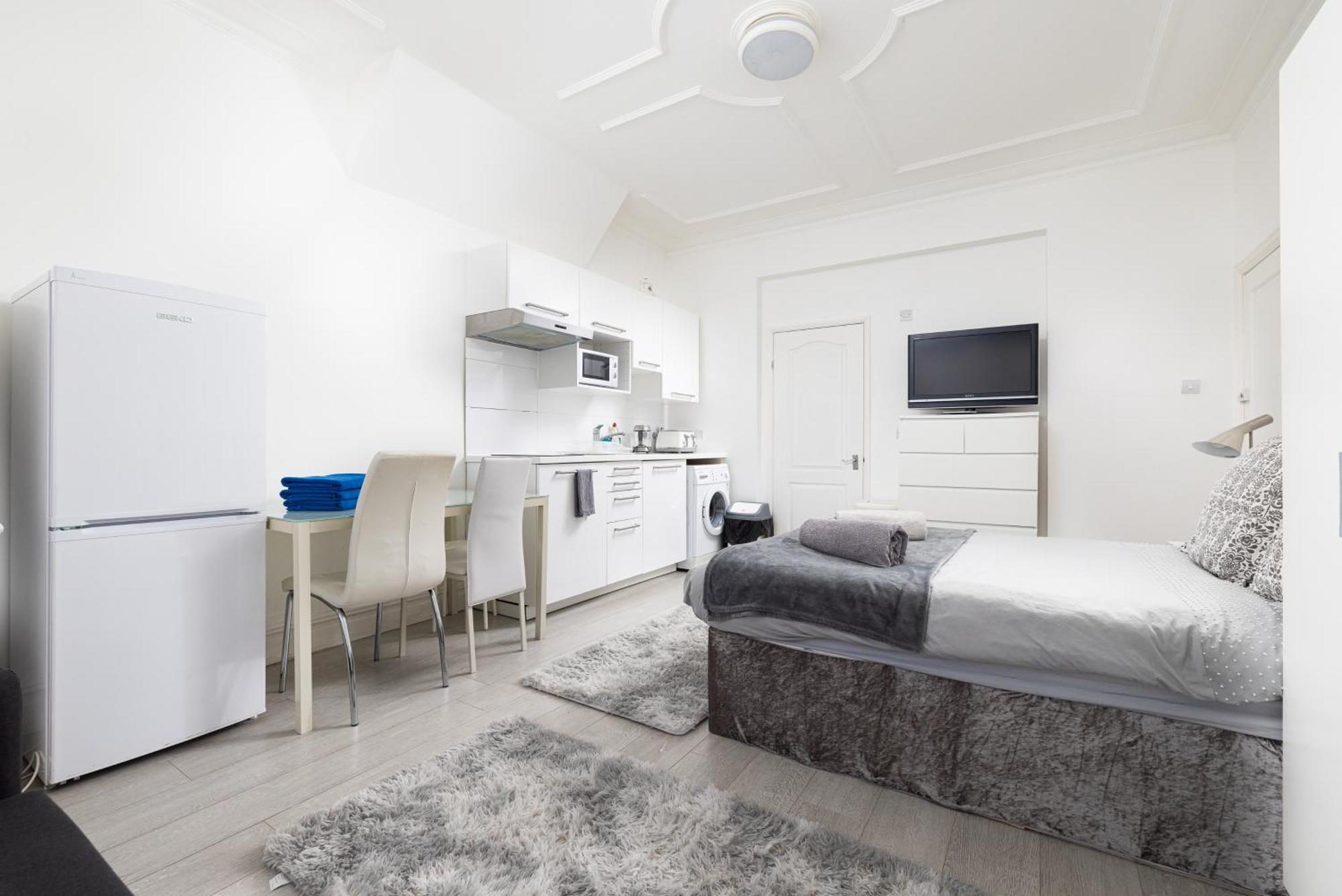 Bright Studio On Golders Green Road Λονδίνο Εξωτερικό φωτογραφία